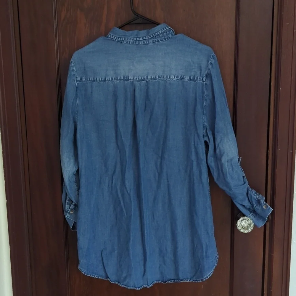 Chico's Medium Wash Denim Button Down Roll Tab Blouse Size Large(12/14) Petite_6